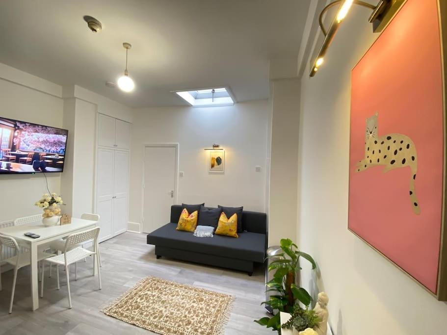 The Spotted Cat… London! Apartment Exterior photo