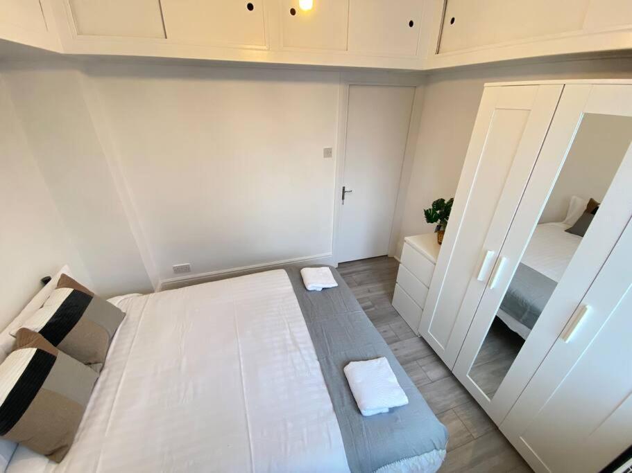 The Spotted Cat… London! Apartment Exterior photo